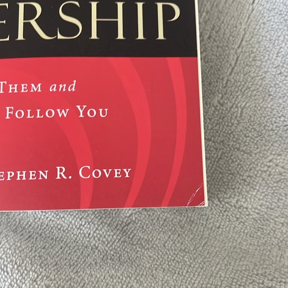 3/$30 The 21 Irrefutable laws of‎ leadership - Picture 3 of 6